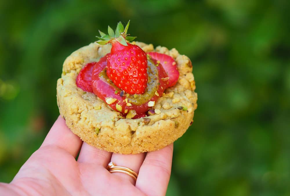 Cookies gourmands à la pistache, fraise et chocolat blanc